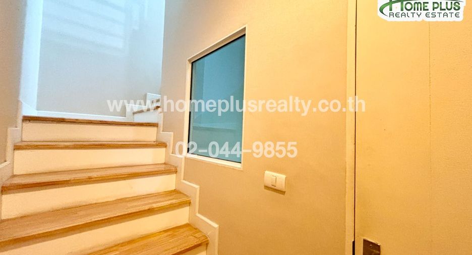 For sale 3 bedrooms townhouse in Bueng Kum, Bangkok