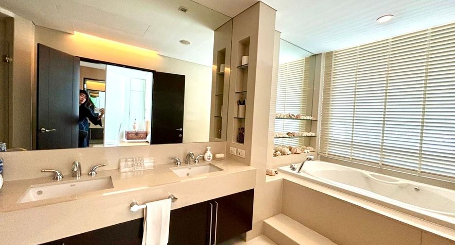 For sale 4 bedrooms condo in Pathum Wan, Bangkok