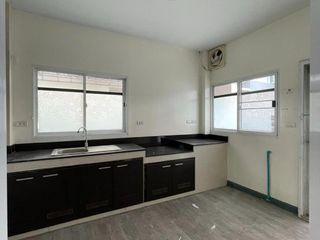 For sale 3 bedrooms house in Mueang Samut Prakan, Samut Prakan