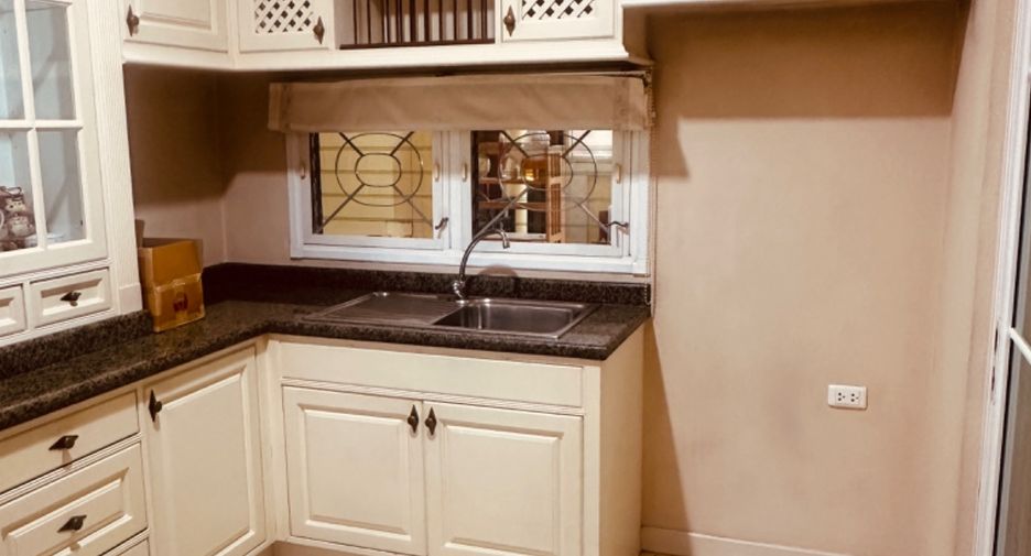 For sale 3 bed house in Pak Kret, Nonthaburi