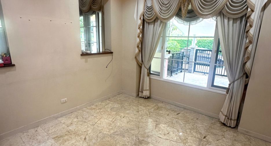For sale 3 bed house in Pak Kret, Nonthaburi