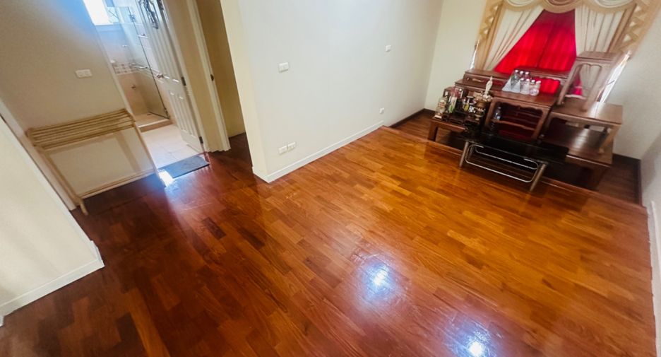 For sale 3 bed house in Pak Kret, Nonthaburi