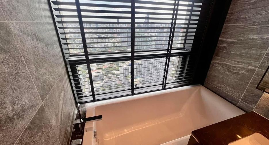 For rent 2 bed condo in Khlong Toei, Bangkok