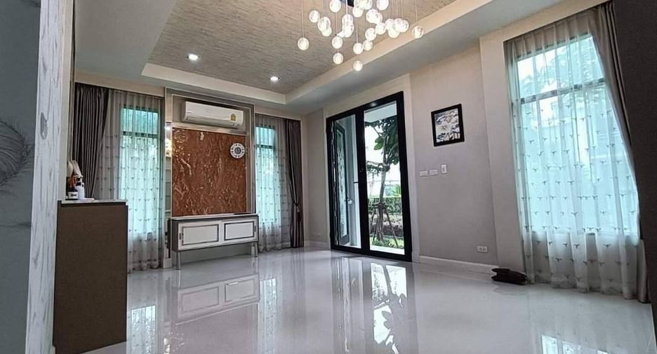 For sale 5 bedrooms house in Bueng Kum, Bangkok