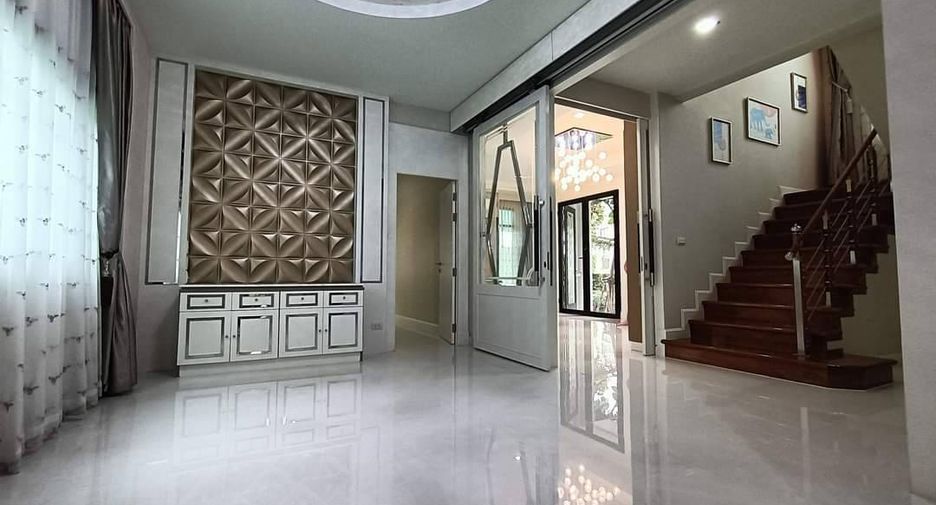 For sale 5 bedrooms house in Bueng Kum, Bangkok