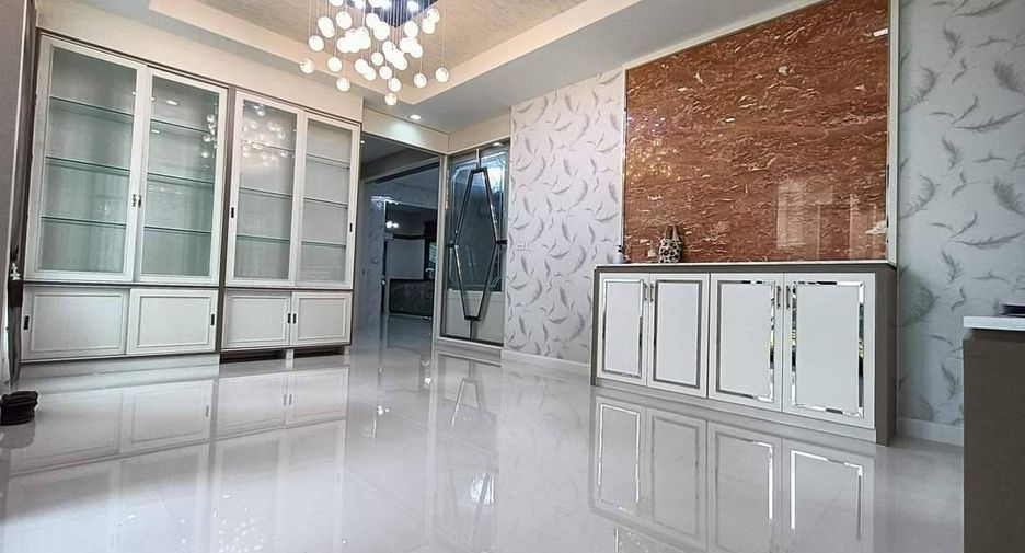 For sale 5 bedrooms house in Bueng Kum, Bangkok