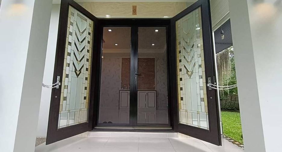 For sale 5 bedrooms house in Bueng Kum, Bangkok