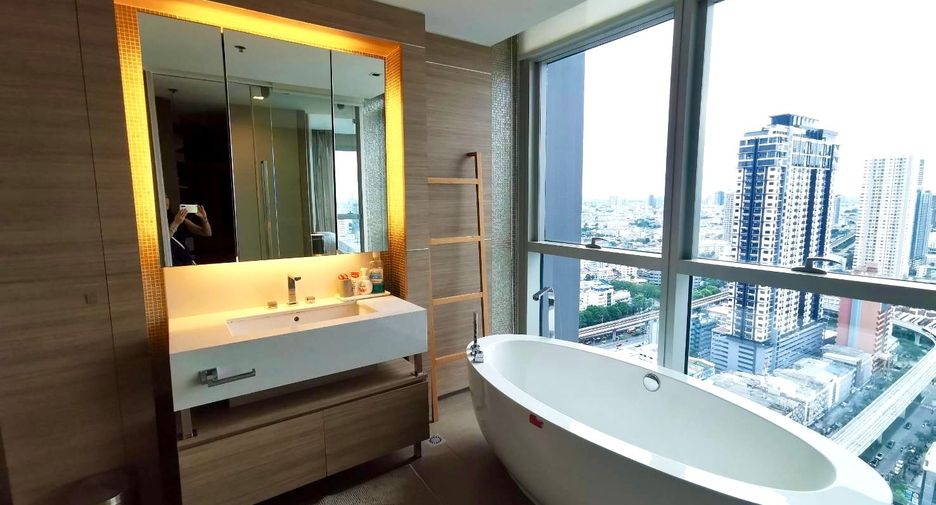 À vendre 3 chambres condo à Sathon, Bangkok