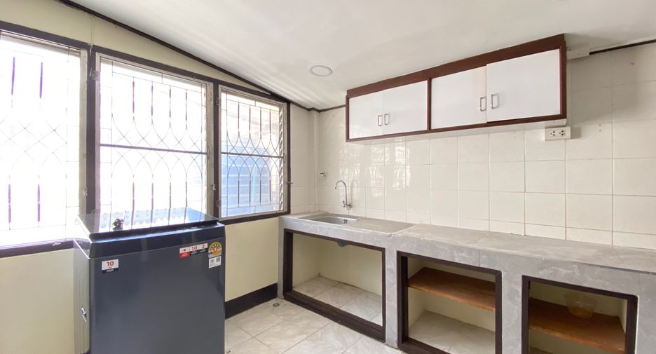 For rent 3 bedrooms house in San Sai, Chiang Mai
