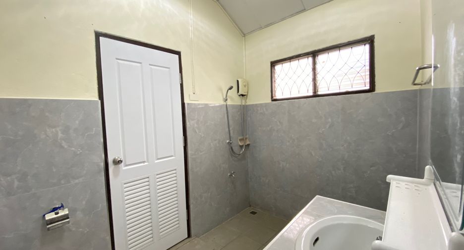 For rent 3 bedrooms house in San Sai, Chiang Mai