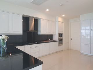 For rent 4 bedrooms condo in Watthana, Bangkok