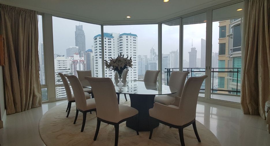 For rent 4 bedrooms condo in Watthana, Bangkok