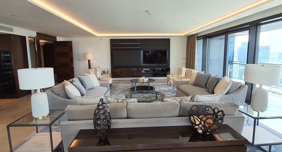 For rent and for sale 3 bedrooms condo in Pathum Wan, Bangkok