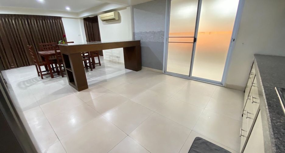 For rent 3 bedrooms house in Watthana, Bangkok