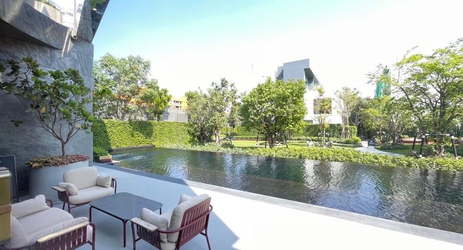 For rent 4 bedrooms house in Bang Kapi, Bangkok