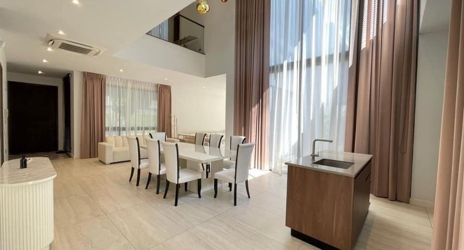 For rent 4 bedrooms house in Bang Kapi, Bangkok