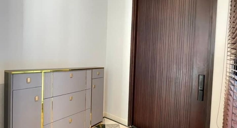 For rent 4 bedrooms house in Bang Kapi, Bangkok