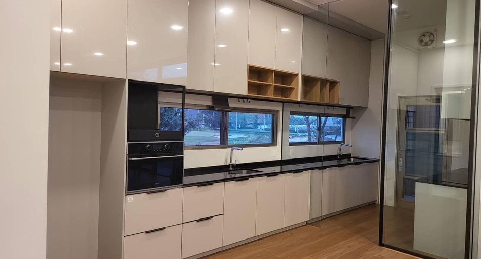 For rent 3 bedrooms house in Saphan Sung, Bangkok
