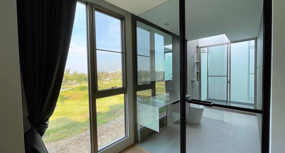 For rent 3 bedrooms house in Saphan Sung, Bangkok