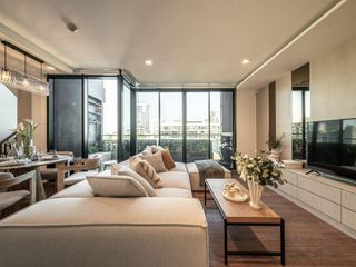 Продажа 3 спальни кондо в Пхра Кханонг, Бангкок