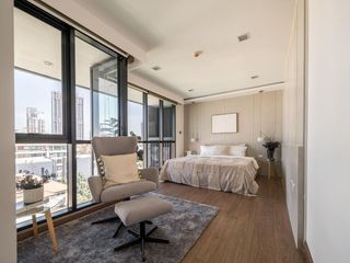Продажа 3 спальни кондо в Пхра Кханонг, Бангкок