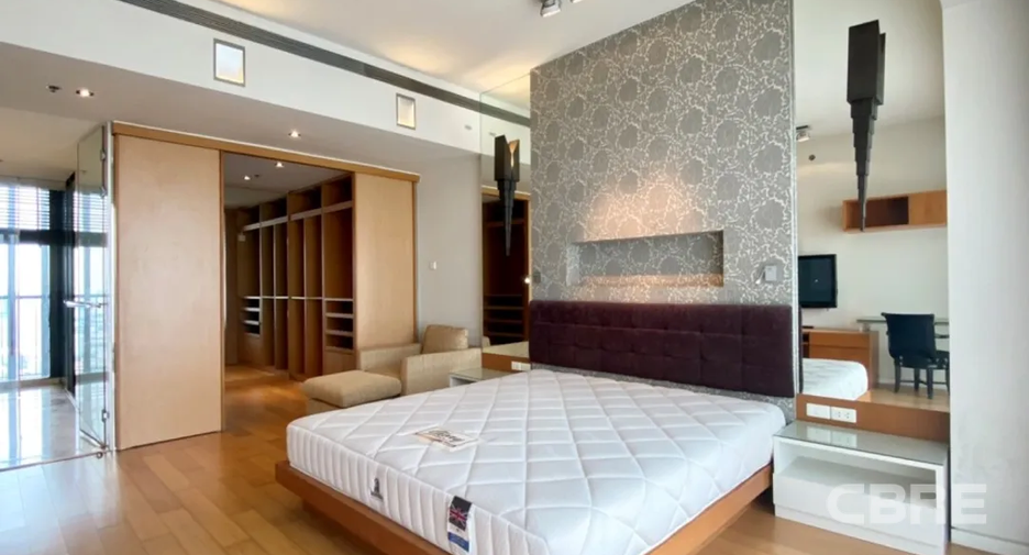 For sale 3 bedrooms condo in Sathon, Bangkok