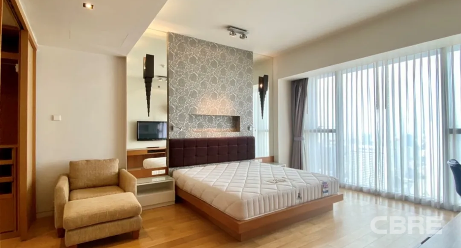 For sale 3 bedrooms condo in Sathon, Bangkok