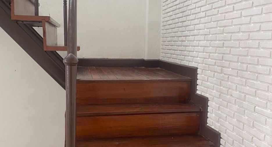 Аренда 2 спальни таунхаус в Пхра Кханонг, Бангкок
