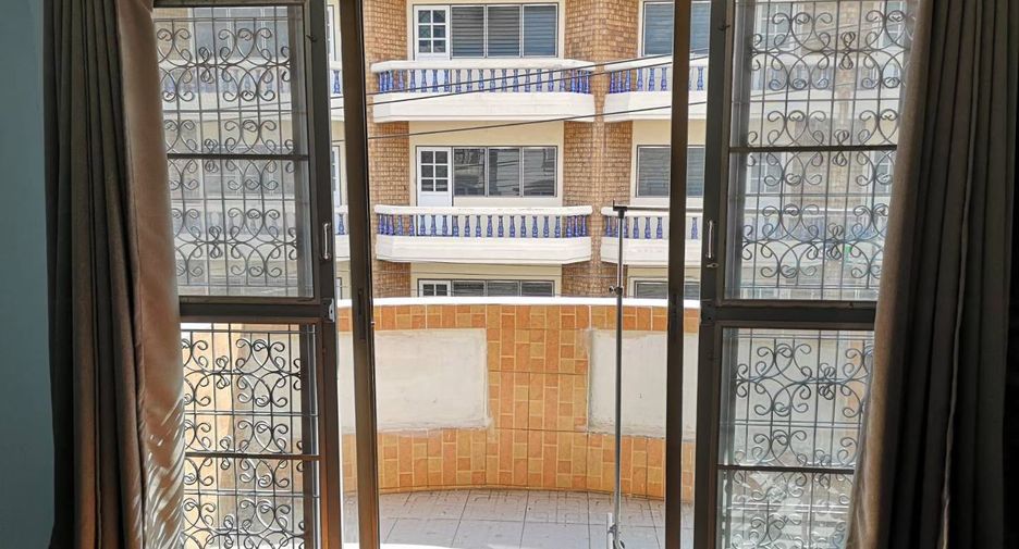 For sale 15 bedrooms apartment in Bang Na, Bangkok