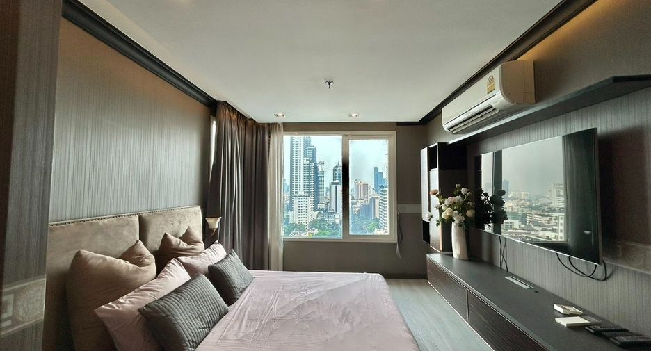 For sale 3 bedrooms condo in Watthana, Bangkok