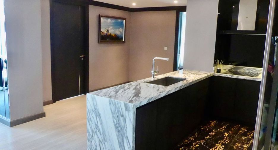 For sale 3 bedrooms condo in Watthana, Bangkok