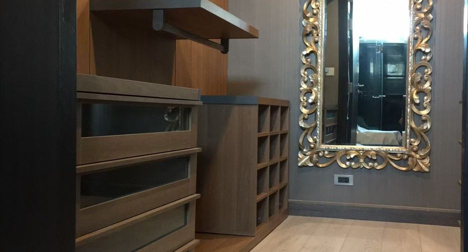 For sale 3 bedrooms condo in Watthana, Bangkok