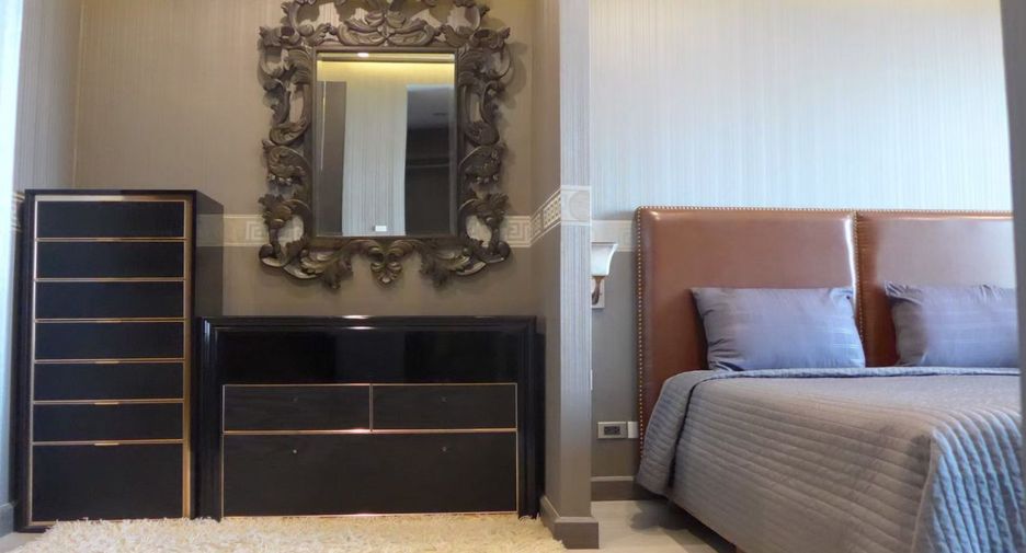 For sale 3 bedrooms condo in Watthana, Bangkok