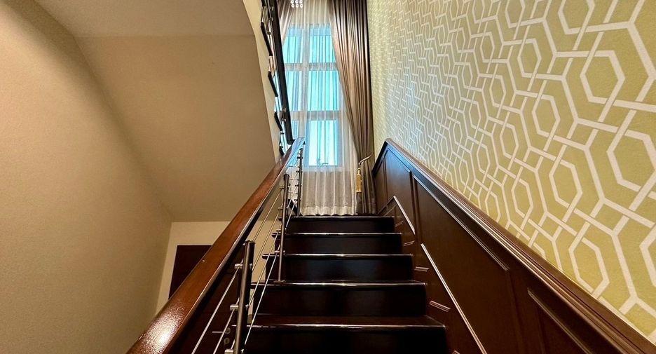 Casa en venta de 4 habitaciones en Lat Krabang, Bangkok