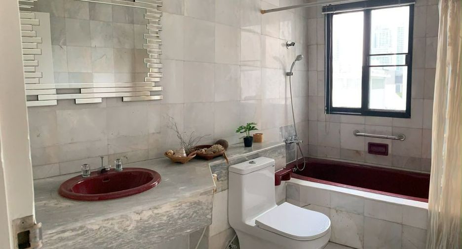 For rent 3 ベッドルーム condo in Watthana, Bangkok