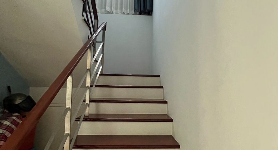 For sale 4 bedrooms house in Lam Luk Ka, Pathum Thani