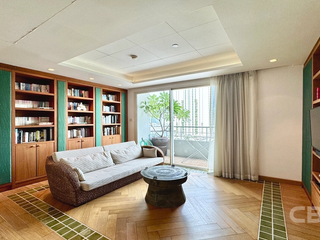 Wohnung zum Kauf mit 1 Zimmer in Khlong San, Bangkok