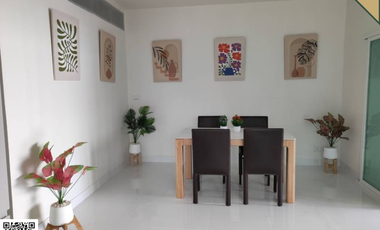 For rent 2 bed condo in Pathum Wan, Bangkok
