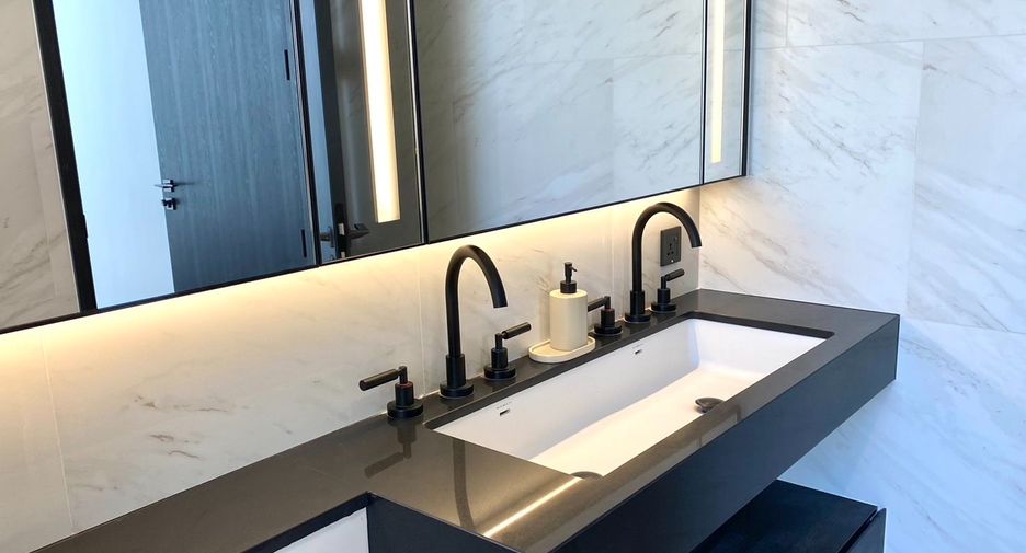 For rent 2 bedrooms condo in Sathon, Bangkok
