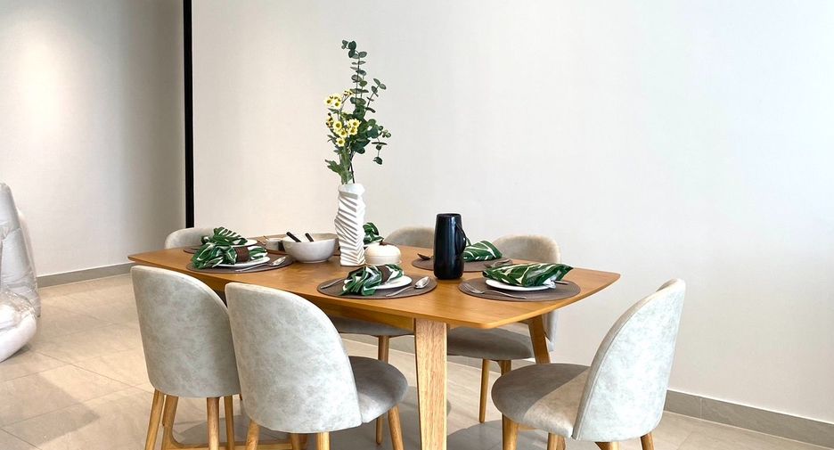 For rent 2 bedrooms condo in Sathon, Bangkok