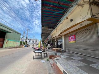 For sale 3 bedrooms retail Space in Phra Pradaeng, Samut Prakan
