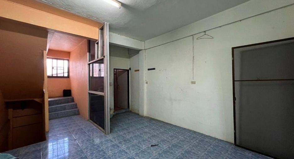 For sale 3 bedrooms retail Space in Phra Pradaeng, Samut Prakan