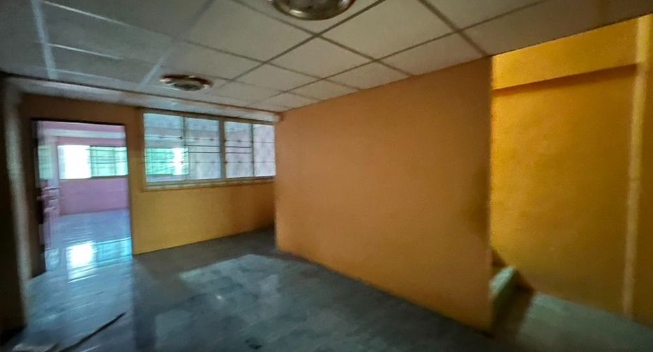For sale 3 bedrooms retail Space in Phra Pradaeng, Samut Prakan