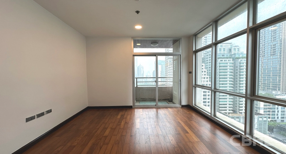 For sale 3 bedrooms condo in Pathum Wan, Bangkok