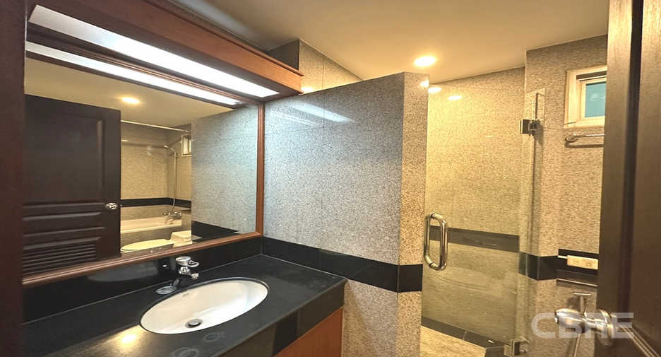 For sale 3 bedrooms condo in Pathum Wan, Bangkok