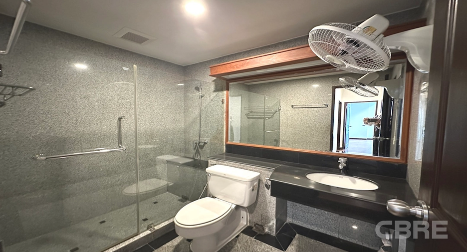 For sale 3 bedrooms condo in Pathum Wan, Bangkok