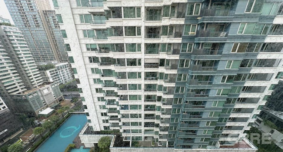 For sale 3 bedrooms condo in Pathum Wan, Bangkok