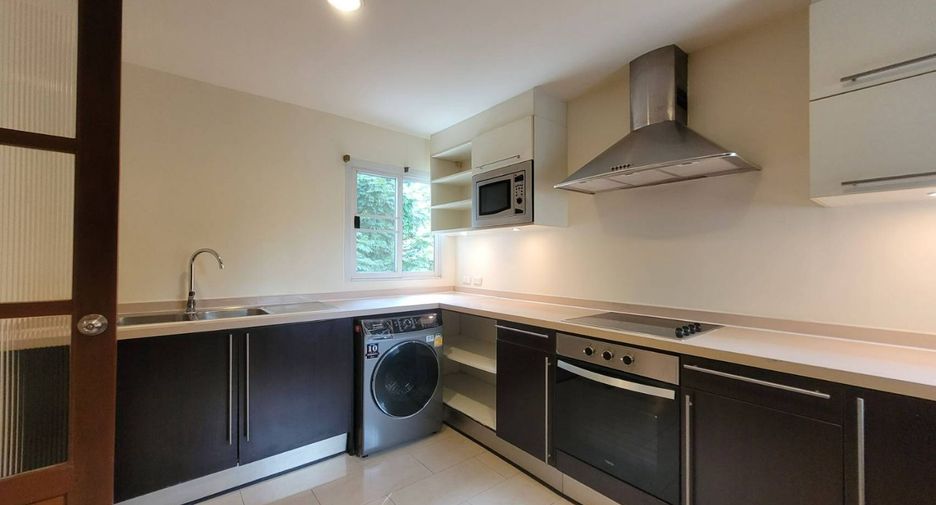 For rent 3 bedrooms apartment in Sathon, Bangkok