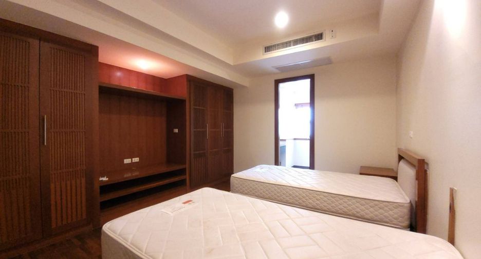 For rent 3 bedrooms apartment in Sathon, Bangkok