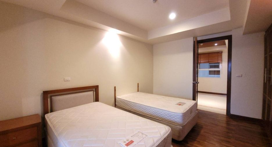 For rent 3 bedrooms apartment in Sathon, Bangkok